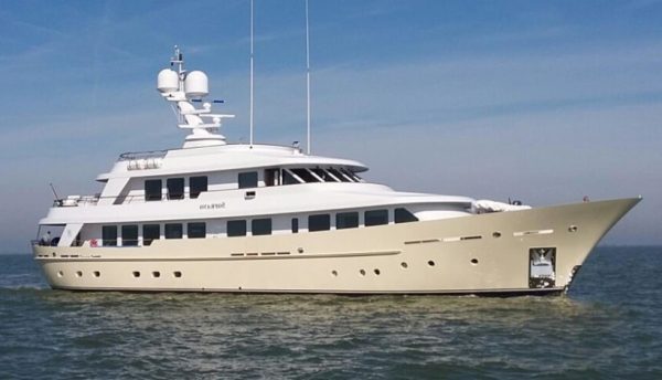 Soprano by Hakvoort with naval architecture by Diana Yacht Design