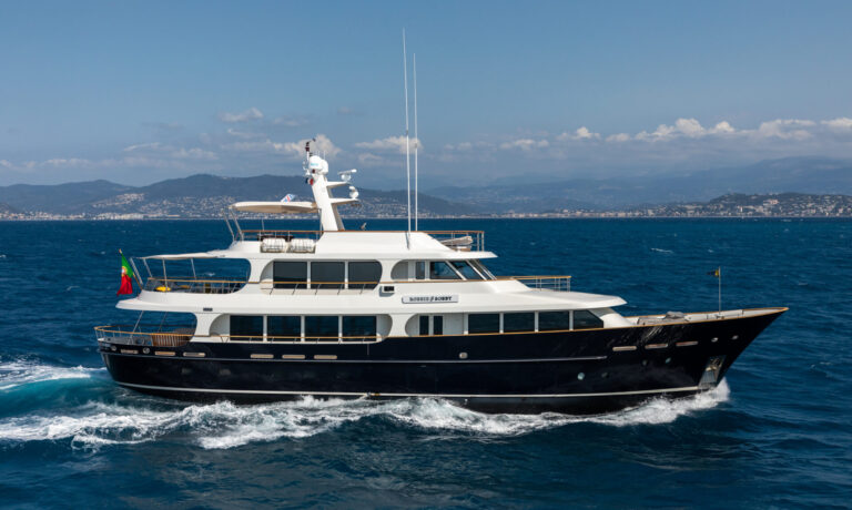 Robbie Bobby with exterior desgin by Diana Yacht Design