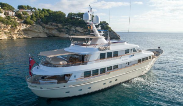 Soprano by Hakvoort with naval architecture by Diana Yacht Design