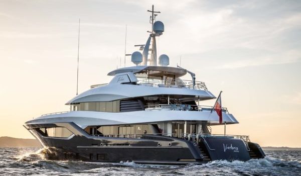 Motor yacht Viatoris with steel hull and aluminum superstructure