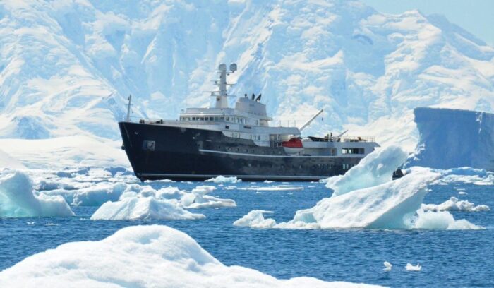 Explorer yacht Aqua Lares, ex. Legend in Ice Adventure yacht Aqua Lares, ex. Legend in the Arctic