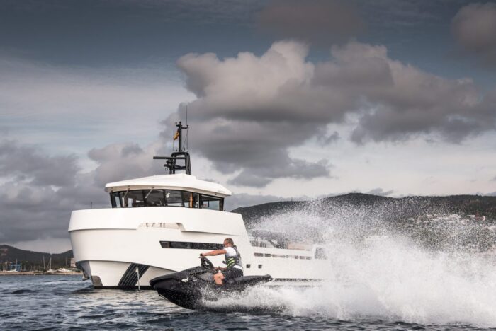 Playa -YXT 27 - with naval architecture and engineering by Diana yacht Design