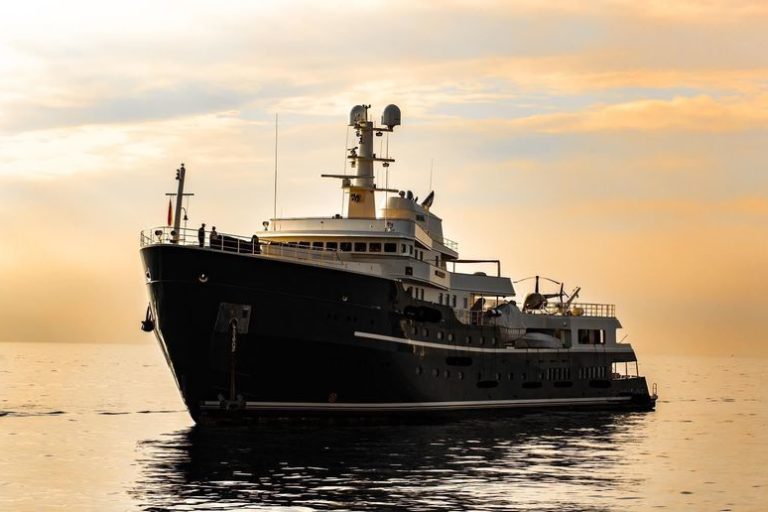 Aqua Lares, ex. Legend Yacht – photo by SuperyachtTimes Aqua Lares, ex. Legend Yacht - photo by SuperyachtTimes