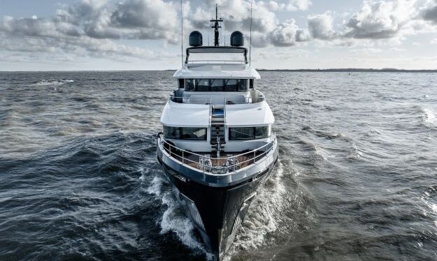 Cocoon - Moonen Martinique 37.8m during sea trials