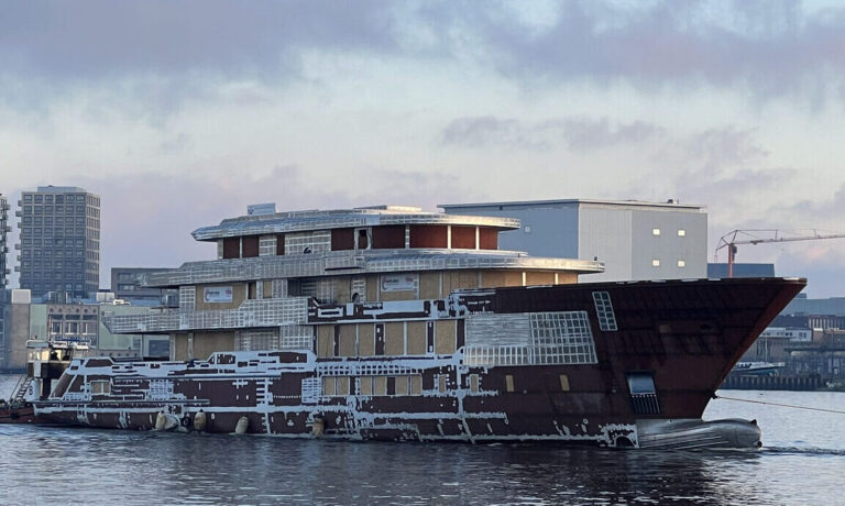 Hakvoort YN254 – SYT Royal Hakvoort Project YN254 - SYT credit