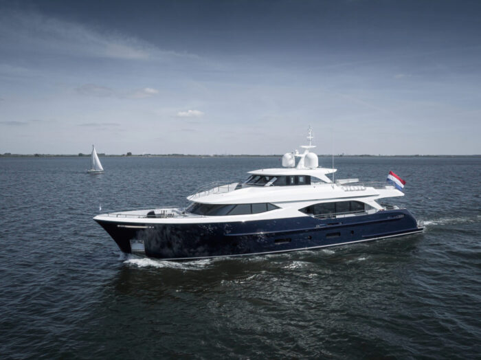 Midnight Saga, Moonen Mustique