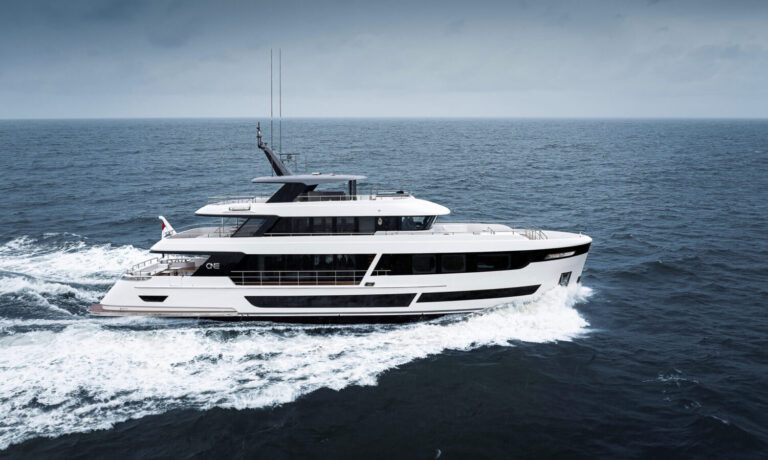 VANDERVALK_34M_tri_deck_1 ONE - 34m by Van der Valk shipyard