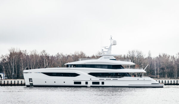 EXTRA TIME features naval architecture by Diana Yacht Design
