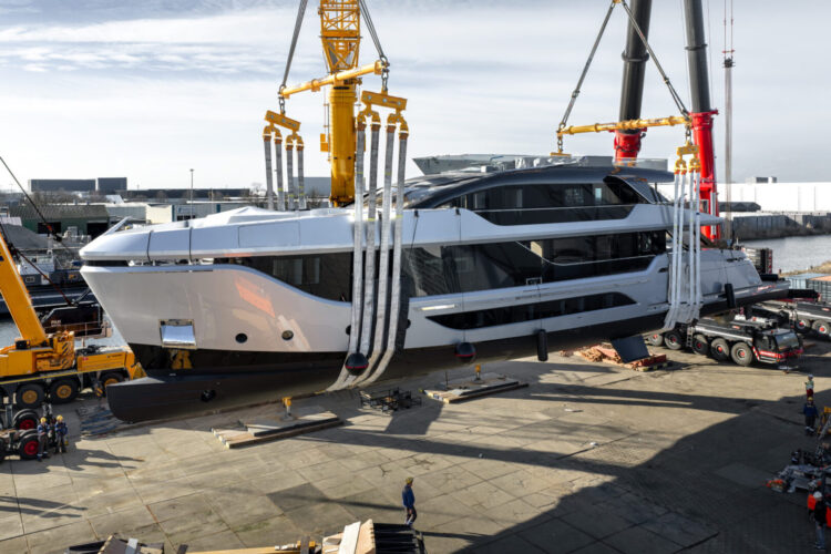 06. Van_der_Valk_Shipyard_Launc_MY_SHINE_creditsRuben_Griffioen Shine, ex project Evo, built by Van der Valk shipyard