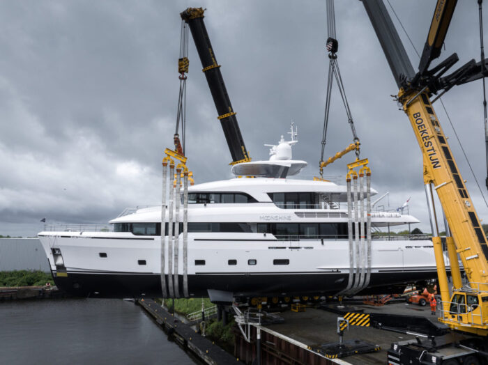 default Moonshine - Moonen YN204 - Naval architecture by Diana