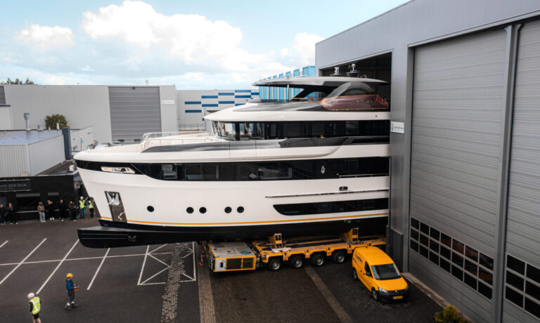 Launch WV0146 LALaBE 01 Lalabe launched at van der Valk shipyard