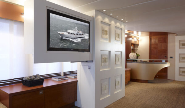 Nimbus buitl by Moonen Yacht, exterior design by Rene van der Velden