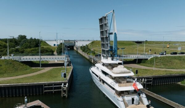 Lollipop - Moonen Martinque YN206 - departure from the Netherlands. Naval Archirecture and Yacht engineering by Diana Yacht Design